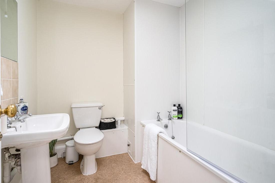 Beautiful Character 3 Bed City Centre Apartment Bath Eksteriør billede